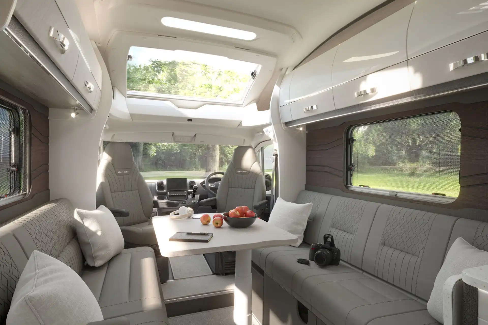 2027 Kontiki 894 FrontLounge SS 22 06 2026 1920x1920 1 1