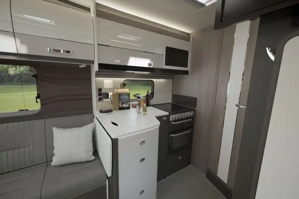 2027 Kontiki 894 Kitchen SS 22 06 2026 1920x1920 1