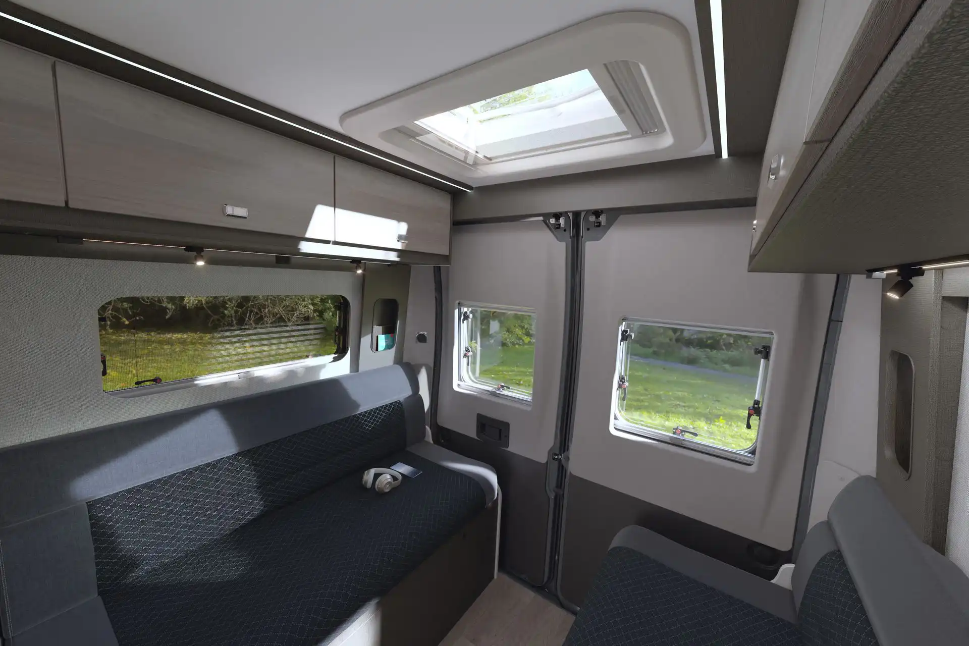 2027 Merlin 144 RearLounge 21 05 2026 1920x1920 1