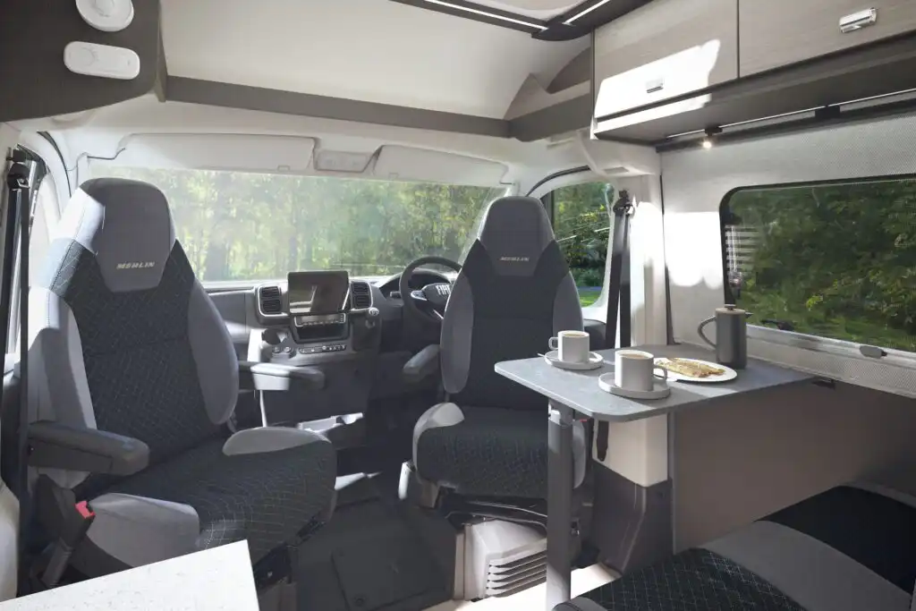 2027 Merlin 174 FrontLounge SS 08 06 2026 1920x1920 1