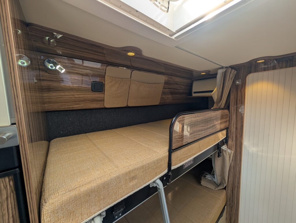 PXL 20250304 122549870