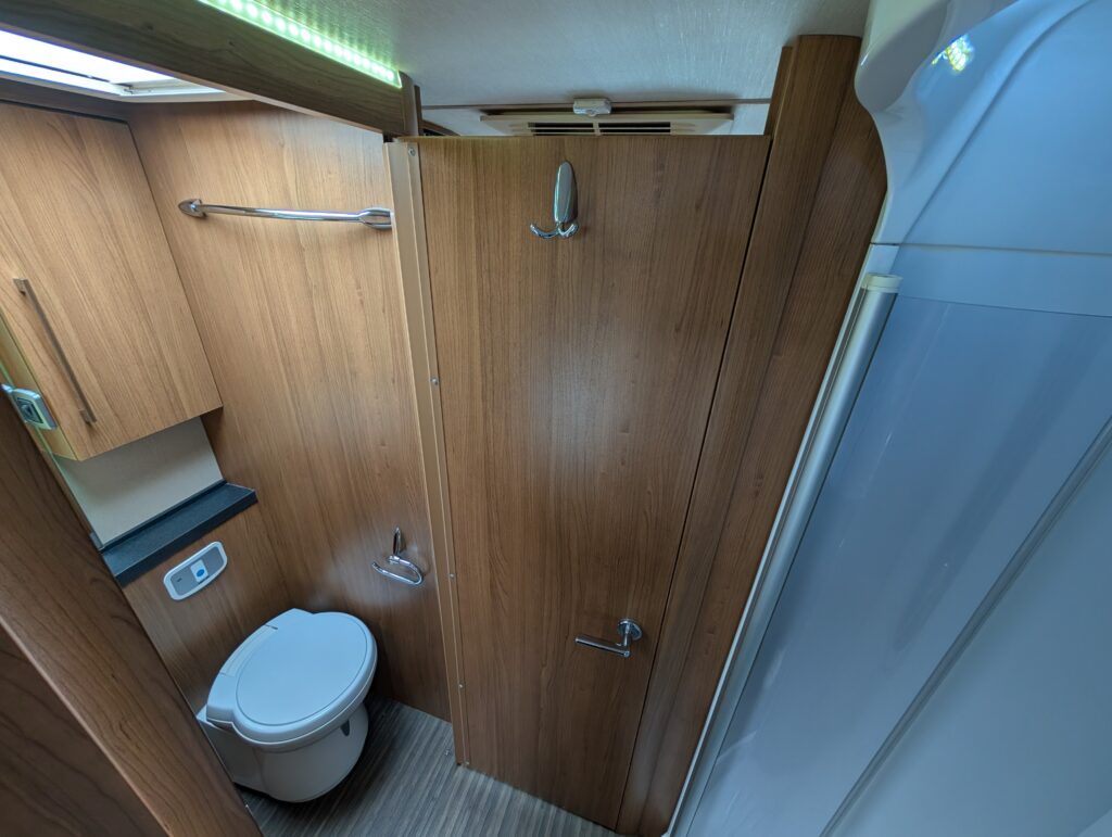 PXL 20251001 114048353