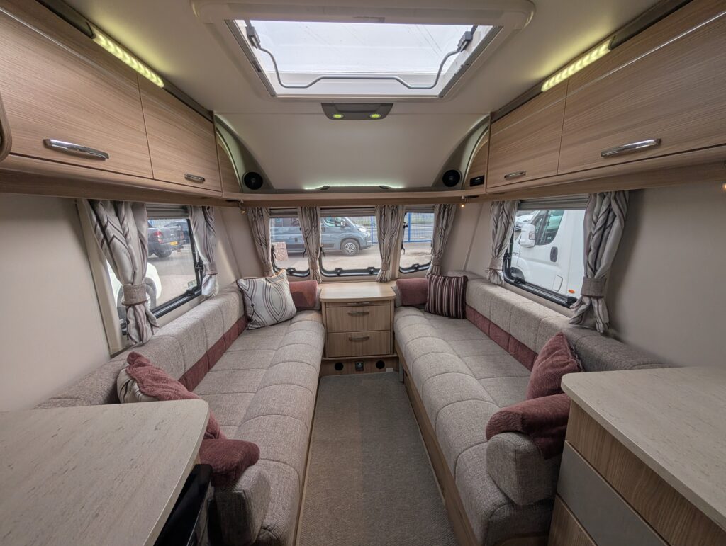 PXL 20251007 082249625