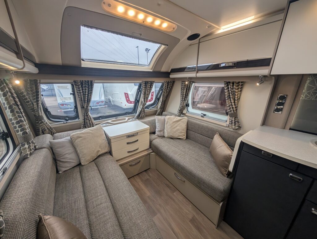 PXL 20251013 151542486