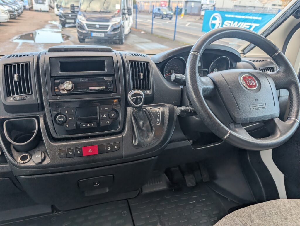 PXL 20251028 151038420