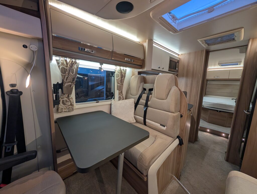 PXL 20251028 165741364