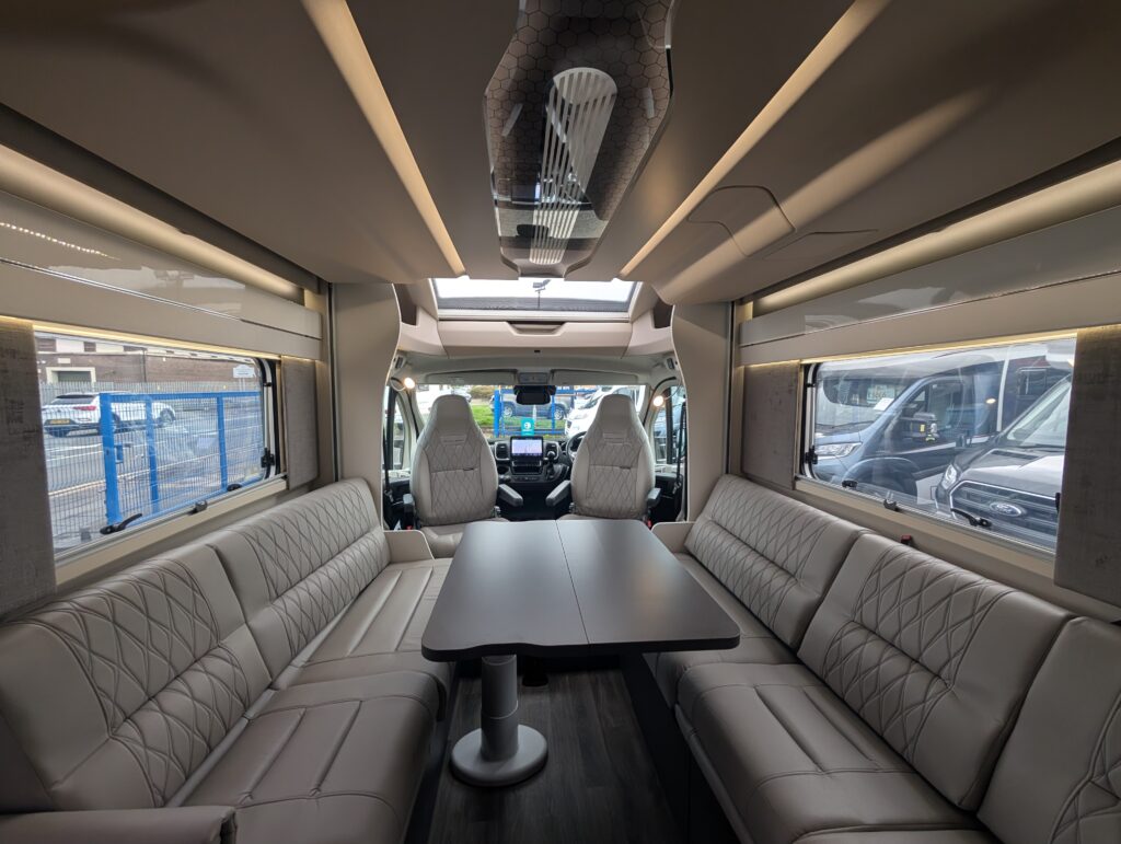 PXL 20251103 140023629