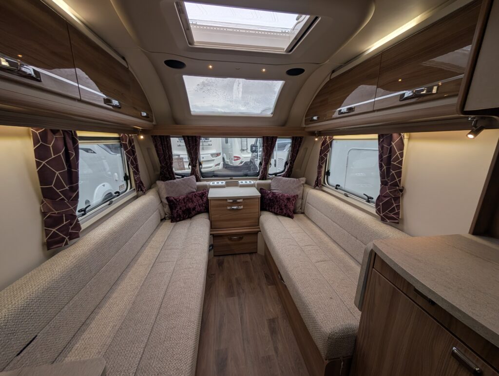 PXL 20251105 141502901